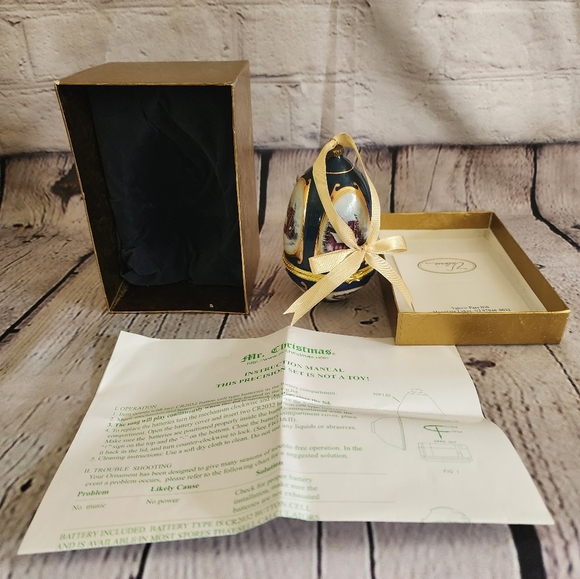 Porcelain Egg Musical Ornament - Picture 3 of 7